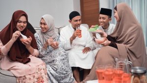 Mengobrol Saat Makan Bisa Menjadi Sunnah Dalam Islam! Berikut Penjelasannya