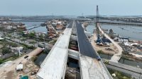 Tol Semarang-Demak dan giant sea wall