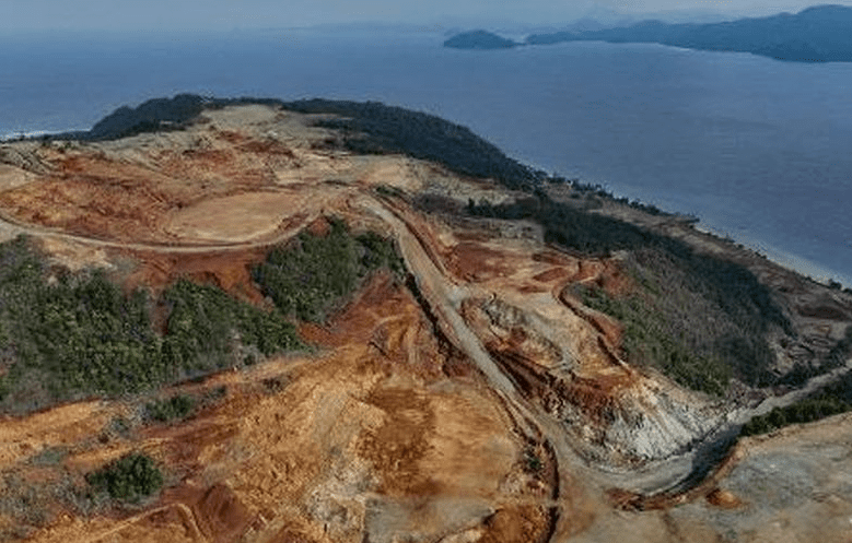 Aktivitas tambang nikel Raja Ampat yang merusak ekosistem laut di Pulau Gag jadi sorotan nasional