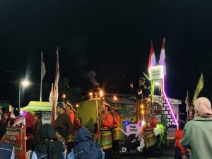 Semangat 17 Agustus di Dusun Krasak: Pawai Spektakuler, KKN Posko 86 UIN Walisongo Turut Sukseskan Dusun Krasak