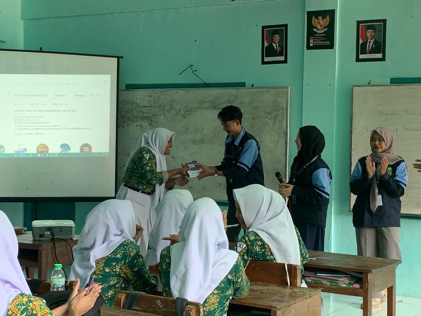 Pelatihan Canva SMK NU 04 Patebon