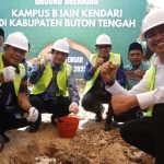 Menteri Agama Nasaruddin Umar saat menyaksikan penandatanganan hibah tanah Buton Tengah