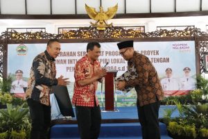 Resmi, Sertifikat Tanah Petani Teh di Batang, Pekalongan, dan Banjarnegara Dibagikan, Pemerintah Hapus Kredit Lama