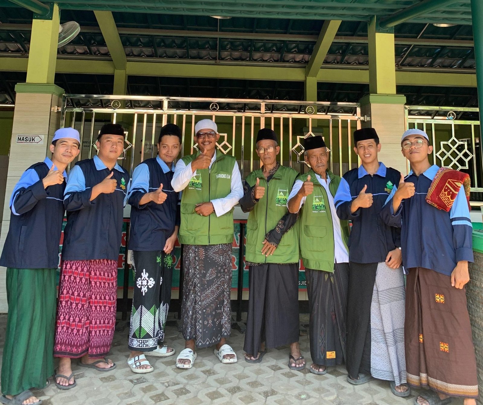 KKN UIN dan Asykar Sukses Adakan Jumat Berkah