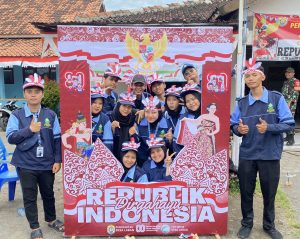 Mahasiswa KKN UIN Walisongo Ikut Meriahkan Karnaval HUT RI ke-80 di Desa Laban