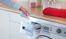 Perbedaan Detergen Cair dan Bubuk: Mana yang Lebih Efektif untuk Kebutuhan Sehari-Hari?