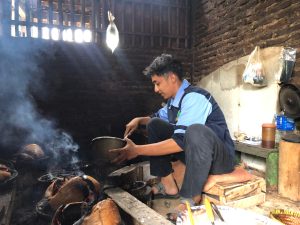 Bolu Kering 57 Jadi Inspirasi Mahasiswa KKN UIN Walisongo di Pidodo Kulon