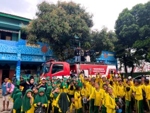 Kenalkan Bahaya Api, Damkar Kab. Semarang dan Mahasiswa KKN Posko 134 Gelar Edukasi di MIN 3 Semarang