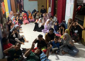 Mahasiswa KKN Kolaborasi UIN Walisongo Semarang dan UIN Saifudin Zuhri Gelar Program Les Privat di Posko, Dukung Pendidikan Anak-Anak Desa
