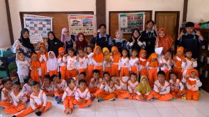 Mahasiswa KKN Kolaborasi UIN Walisongo Semarang dan UIN Saifudin Zuhri Aktif Mengajar di Lembaga Pendidikan Desa