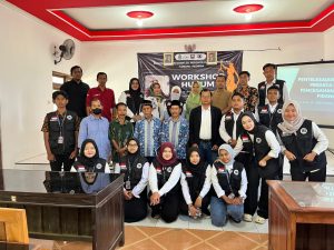 Mahasiswa KKN Posko 79 UIN Walisongo Semarang Gelar Workshop Hukum di Balai Desa Kradenan