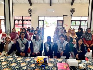 Mahasiswa KKN Edukasi Ibu Hamil dalam Program Pencegahan Stunting di Desa Kutuk