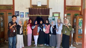 Mahasiswa KKN UIN Walisongo Bantu Pendataan Rekening PKH di Desa Sendangdawung