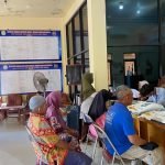 Mahasiswa KKN UIN Walisongo Dampingi Penyaluran Bantuan Pangan Lewat Banpang Mobile di Sendangdawung