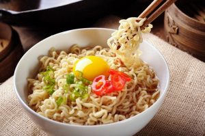 Bahaya Terlalu Banyak Konsumsi Mie Instan: Kenali Risikonya untuk Kesehatan