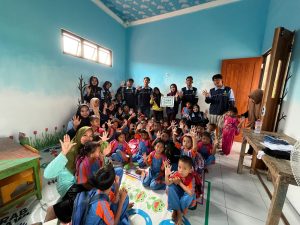 Pendampingan Belajar TK Tunas Harapan oleh KKN UIN Walisongo Semarang