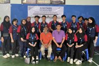 Mahasiswa KKN UPGRIS bersama Wagino, S.E., Lurah Beji, dan Febru Suryanto, S.Sos., M.Si. Camat Ungaran Timur