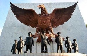 Sejarah G30S/PKI dan Makna Pengibaran Bendera Setengah Tiang