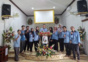 Merawat Toleransi, Mahasiswa UIN Walisongo Gotong Royong Bersihkan Gereja Pantekosta