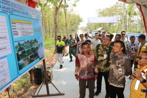 Gubernur Jateng Tinjau Perbaikan Jalan Todanan–Ngawen di Blora, Anggaran Capai Rp15,3 Miliar