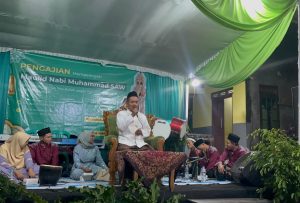 Kebersamaan Warga Gondoriyo dan KKN UPGRIS dalam Peringatan Maulid Nabi Muhammad SAW