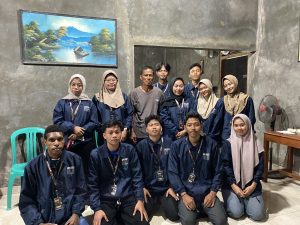 Mahasiswa KKN Kelompok 38 UPGRIS Silaturahmi dengan Ketua RW 06 Watuagung, Bahas UMKM dan Kegiatan Masyarakat