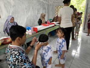 KKN UPGRIS Kelompok 38 Ikut Sukseskan Posyandu Lansia dan Balita Mawar 3 di Desa Watuagung