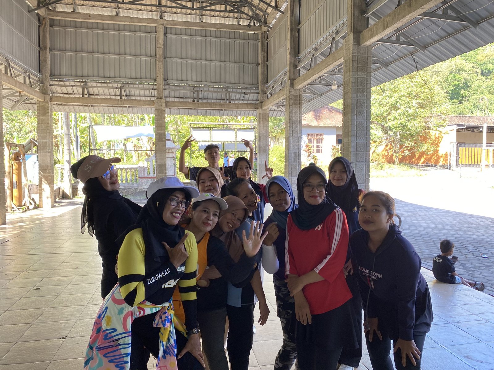 senam pagi bersama