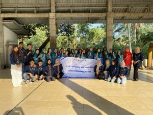 KKN UPGRIS Kelompok 38 Latih Ibu-Ibu PKK Watuagung Membuat Lilin Aromaterapi dari Minyak Jelantah