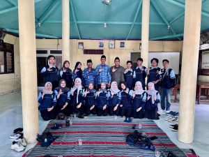 Penyerahan Mahasiswa KKN UIN Walisongo ke Pemerintah Desa Lanji Kecamatan Patebon Berjalan Lancar