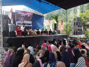 Tradisi Tahunan Tetap Hidup: Mahasiswa Kelompok 55 PPM-KKN Wirogomo Ikut Berpartisipasi Meramaikan Acara Puncak Merti Dusun