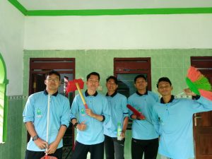 Mahasiswa KKN Desa Bumen Gelar Aksi Bersih-Bersih Musholla