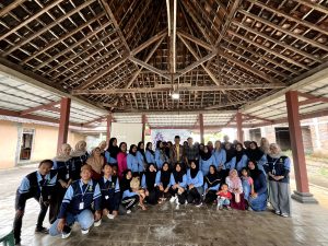 Dorong UMKM Melek Digital, Mahasiswa KKN UIN Walisongo Posko 134 Adakan Workshop Digital Marketing di Desa Timpik