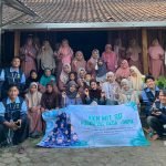 Mahasiswa KKN UIN Walisongo Posko 134 Ajarkan Pembuatan Lilin Aromatik ke Ibu-Ibu PKK di Desa Timpik