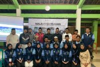 Foto Bersama perangkat Desa Karangduren dan Mahasiswa KKN Posko 73, (Rabu, 27/08/2025). (Sumber: Dok. Tim KKN Posko 73 UIN Walisongo Semarang).