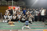 Mahasiswa KKN UPGRIS bersama warga RT 06 saat edukasi, kuis, dan nobar Timnas Indonesia vs Chinese Taipei