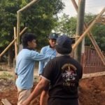 Gotong Royong KKN Posko 13 UIN Walisongo dan PKK Hadirkan Taman TOGA Johorejo
