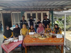 Mahasiswa KKN UPGRIS Kelompok 39 Dampingi Kegiatan Posyandu di Desa Karanganyar