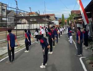 Mahasiswa KKN UPGRIS Ajak Warga Desa Ungaran Senam Pagi untuk Hidup Sehat