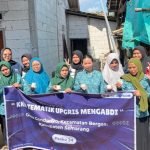 Seru dan Inspiratif! Ibu-Ibu PKK Dusun Krajan Bersama KKN UPGRIS Mengabdi Kelompok 34 Antusias Membuat Lilin Aromaterapi