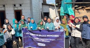 Seru dan Inspiratif! Ibu-Ibu PKK Dusun Krajan Bersama KKN UPGRIS Mengabdi Kelompok 34 Antusias Membuat Lilin Aromaterapi
