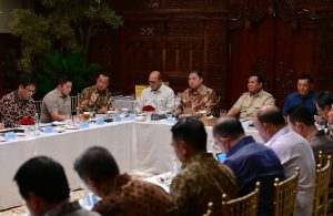 Presiden Prabowo Bahas Program Strategis dan Ketahanan Nasional di Pertemuan Kabinet Kertanegara