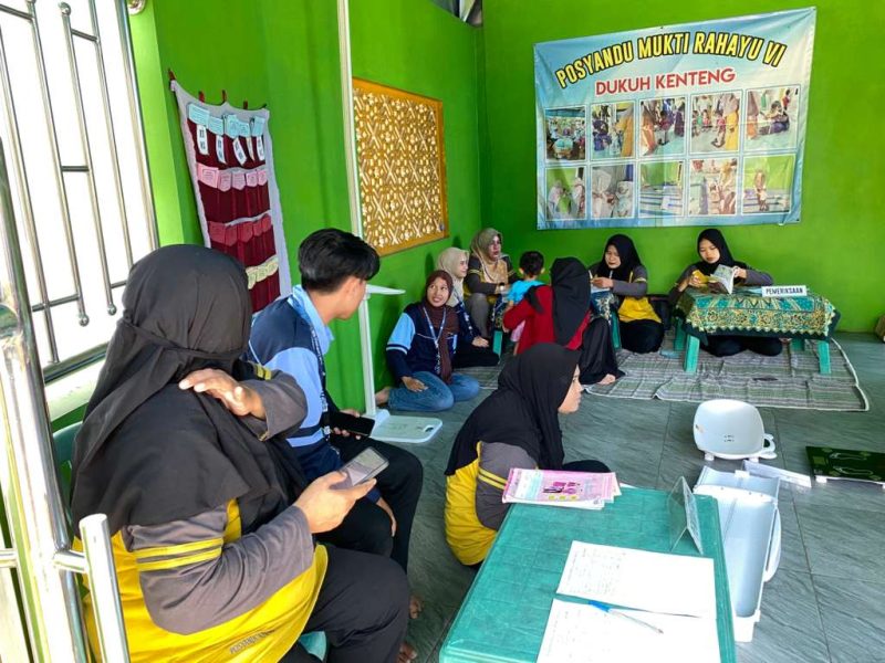 Mahasiswa KKN UIN Walisongo Posko 15 ikut serta Kegiatan Posyandu