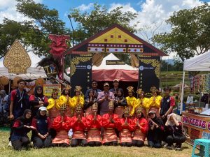 Mahasiswa KKN UPGRIS Kelompok 20 Ikuti Expo Desa Lerep dengan Stand Bertema Aceh