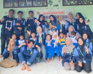Mahasiswa KKN UIN Walisongo Posko 24 Gelar Pelatihan Hidup Bersih dan Sehat di KB Boegenviel di Desa Banjarejo