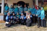 Mahasiswa KKN UIN Walisongo bersama ibu-ibu PKK Desa Kaligading