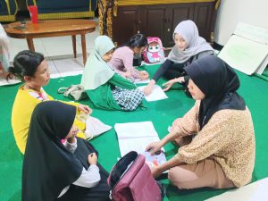 Mahasiswa KKN UPGRIS Ajak Anak-Anak SD Ngempon Belajar Bersama Rutin