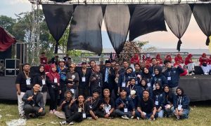 Mahasiswa KKN UPGRIS 2025 Berpartisipasi dalam Pagelaran Wayang Kulit Sedekah Bumi Kelurahan Ngempon