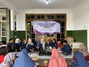 Mahasiswa KKN UPGRIS Ciptakan Inovasi Kering Pepaya di Posko Posyandu Mugi Rahayu