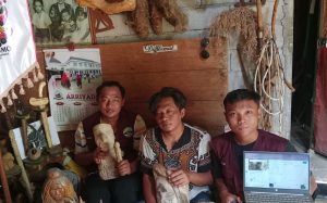 Mahasiswa KKN 25 UPGRIS Gebugan Bantu UMKM Ukiran Dharmo Kusumo dalam Pengelolaan Akun Google My Business